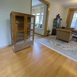 Helena Vaisseliers Contemporains|Vaisseliers Contemporains|Bibliothèque vitrée Hévéa 2 portes, 2 tiroirs, 120x38x170cm