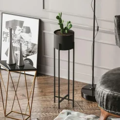 Caches-Pots|Cache-pot sur pied en métal noir – style moderne