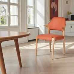 Chaises En Bois|Chaises Contemporaines|Chaise en cuir marron design, accoudoirs bois noir ALDER