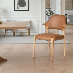 Chaises En Bois|Chaises Contemporaines|Chaise en cuir marron design, accoudoirs bois noir ALDER