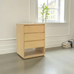 Baltic Commodes Scandinaves|Commodes En Bois|Commode / Table de Chevet Hévéa 3 tiroirs, 1 niche basse 60x50x86cm