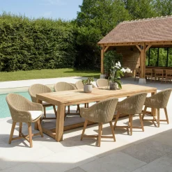 MANY Salons De Jardin·Ensemble Repas|Salon de jardin teck naturel 1 table pieds inclinés 300 cm + 8 fauteuils arrondis résine tressée