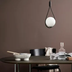 AVANOS Suspensions / Lustres|Suspension design noire forme goutte et globe blanc
