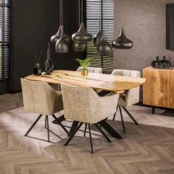 Melbourne Tables À Manger En Bois|Table à manger en bois d'acacia forme triangulaire 135 cm